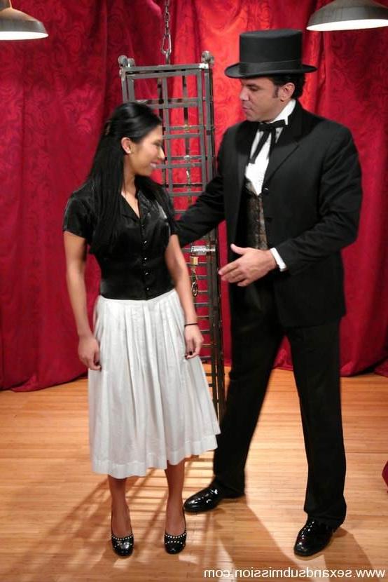 15P Soolin Kelter in bondage experience and fucked by magician