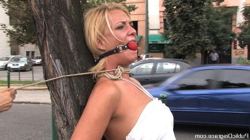 15P Charming blonde gets bondage experience and fucked outside