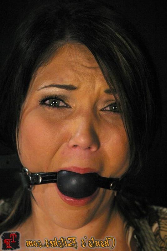 18P Chick bondaged and forced orgasm with device in femdom