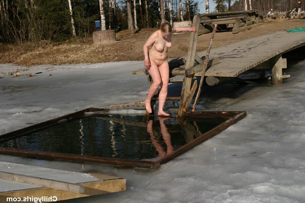 20P Ice hole swimming naked