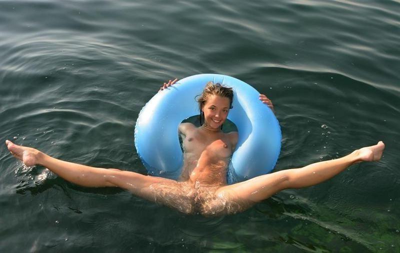 16P Nude amateur teen in water