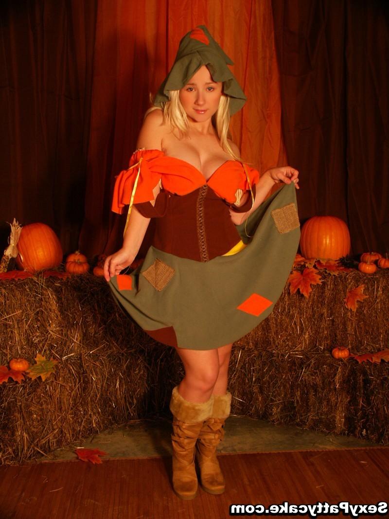 16P Big boob blonde teen in costume