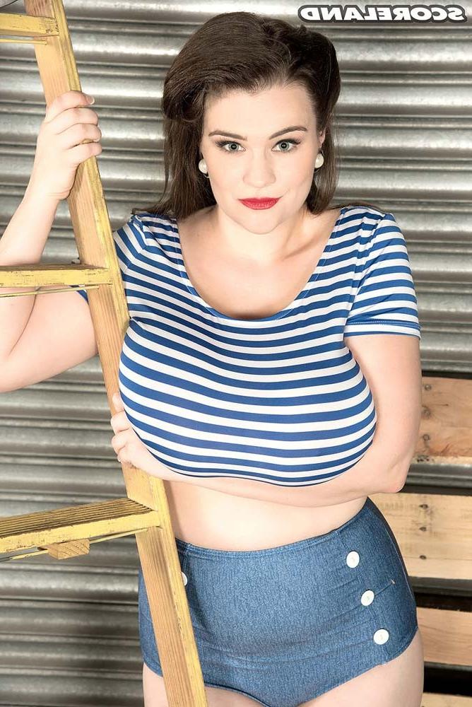 13P Huge Tits Tiggle Bitties Will Make Your Dick Hard 