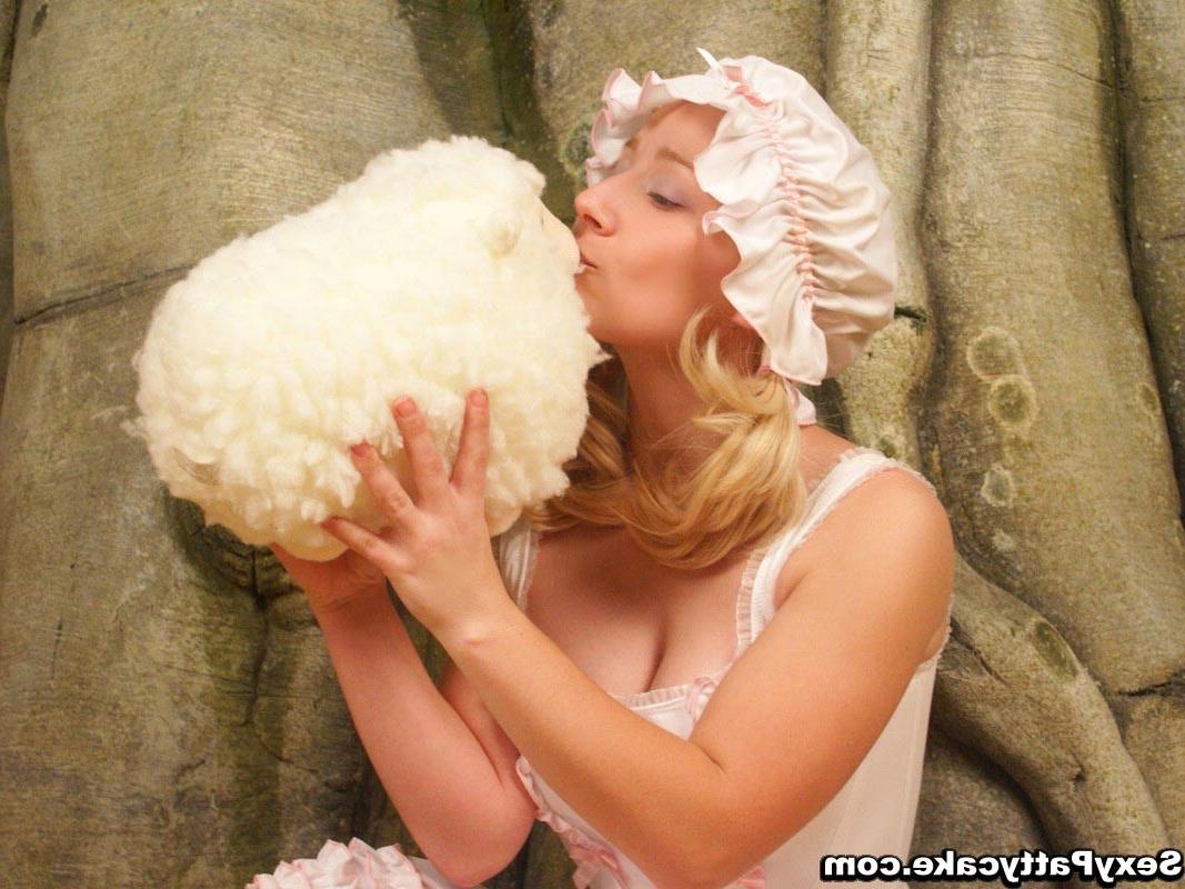 15P Big boob blonde teen girl in short dress