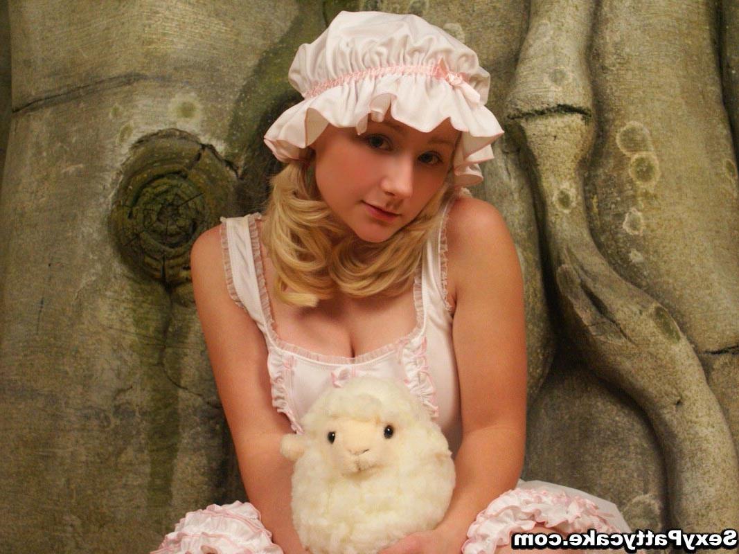 15P Big boob blonde teen girl in short dress