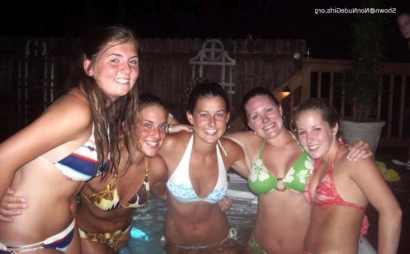 20P Amateur teen girls in hottub
