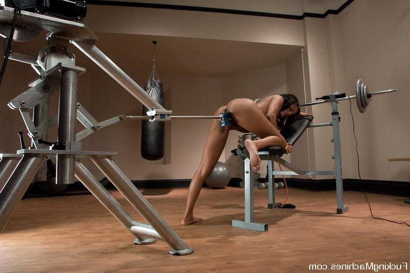 15P Black babe with D cup tits gets machine rammed in her tight puss