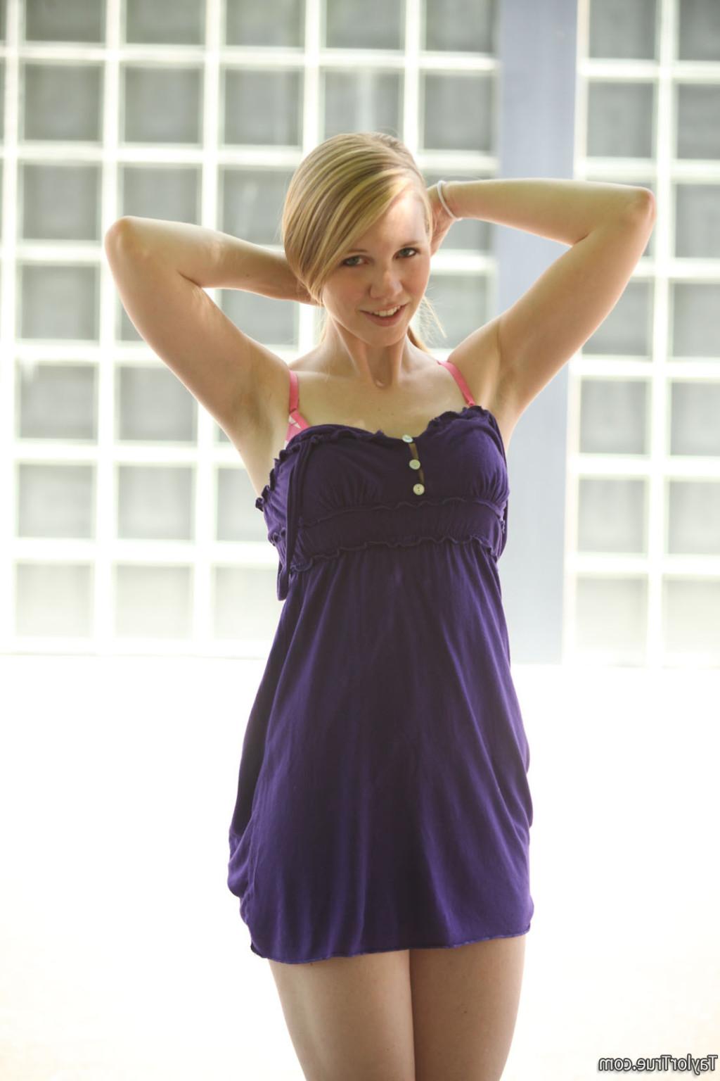 16P Blonde teen tease strips