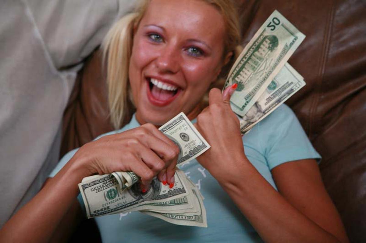 16P Hot small tits blonde teen fucking threesome for cash