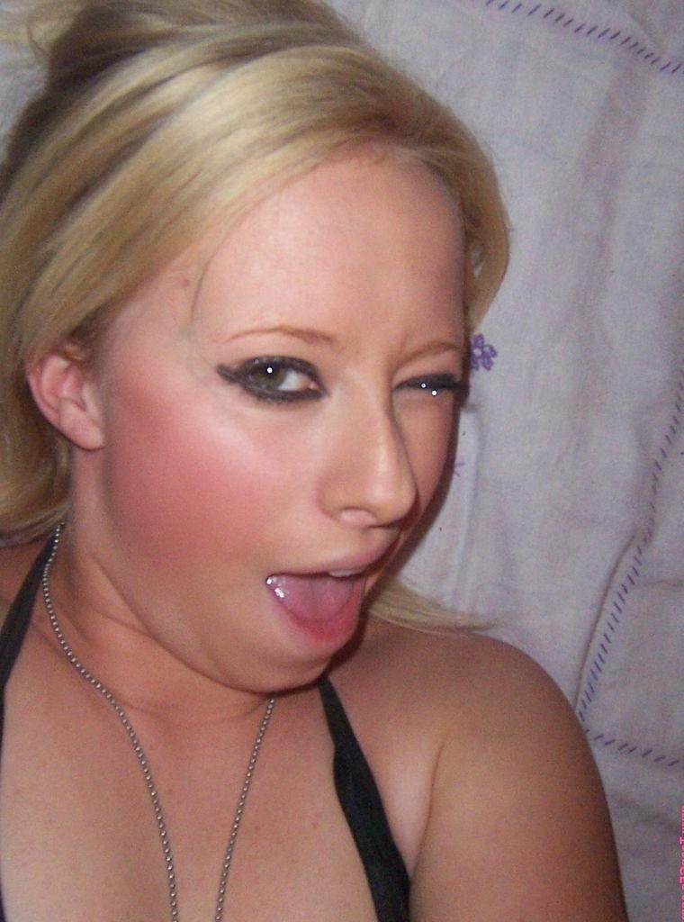 16P Amateur teen taking photos of herself nude in bedroom