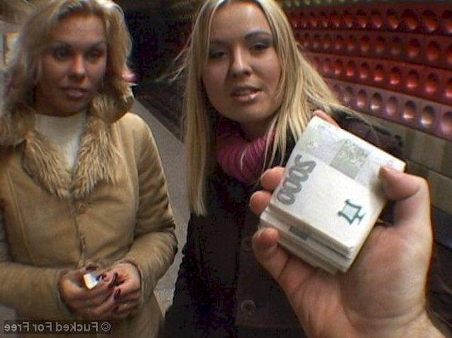 16P Horny blondes share cock for cash