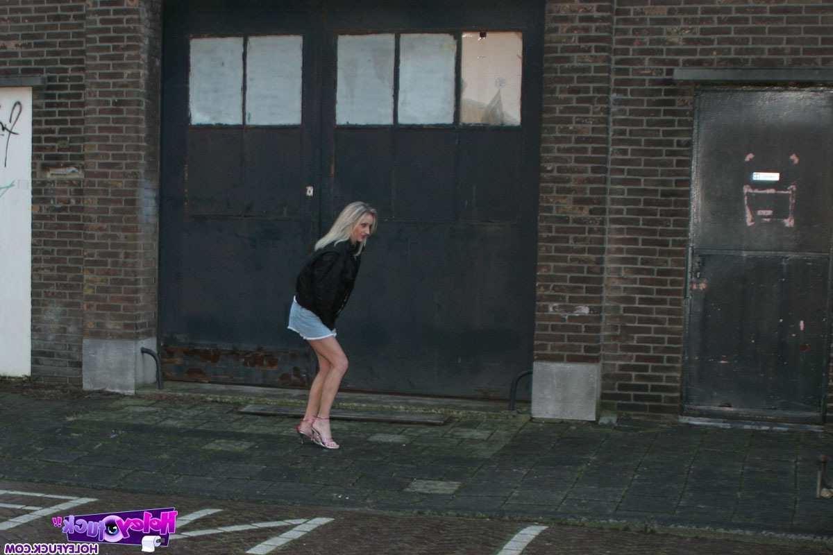 14P Amateur slut sucking cock and getting fuck through a glory hole