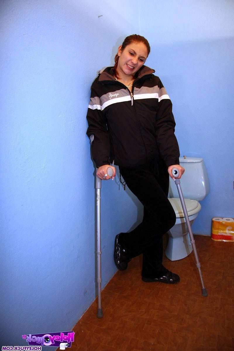 14P Amateur slut sucking cock and getting fuck through a glory hole