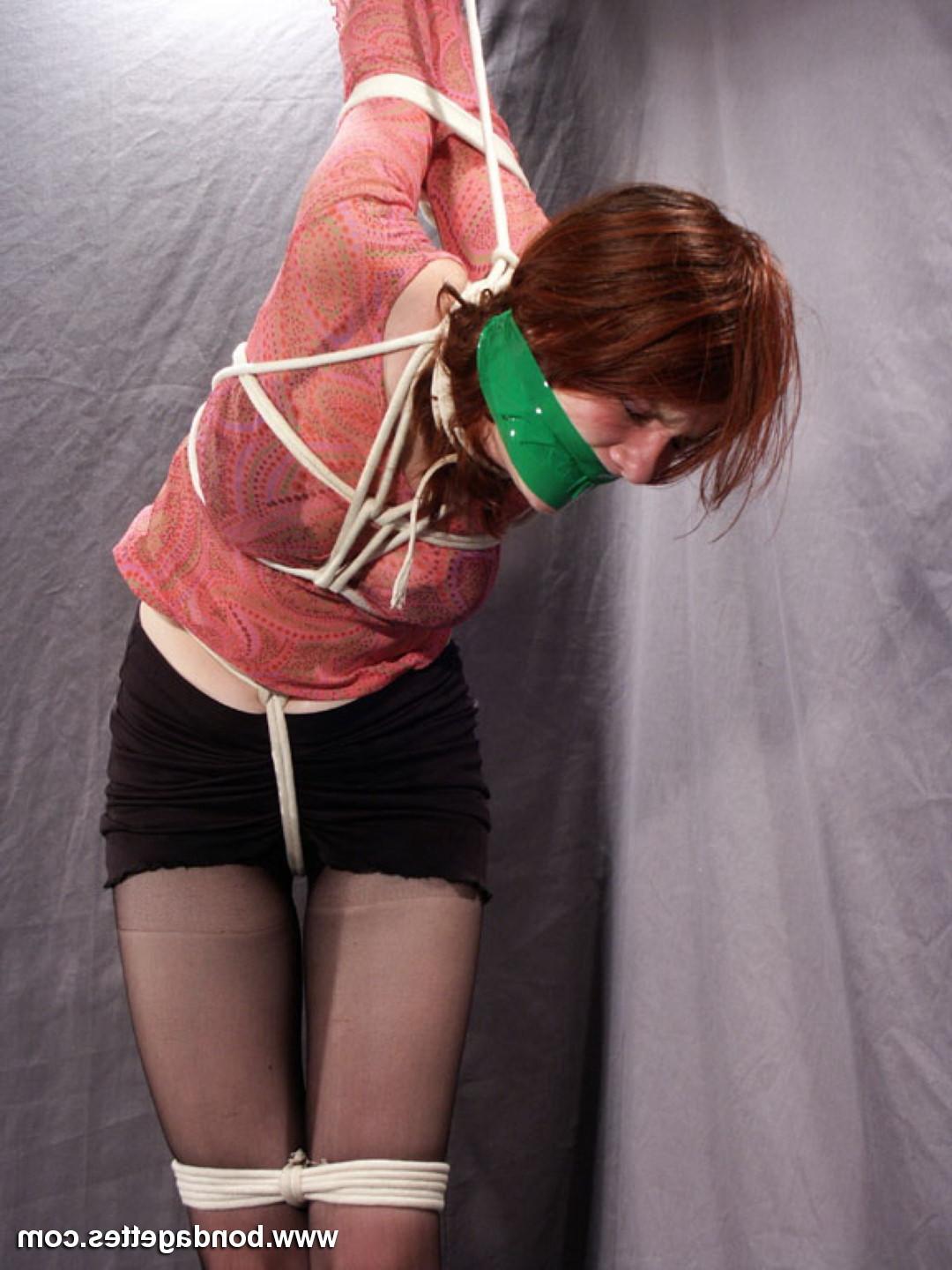 16P During a nonnude bondage photoshoot pretty amateur subbie Veroni
