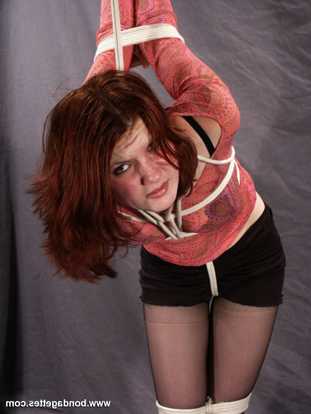 16P During a nonnude bondage photoshoot pretty amateur subbie Veroni