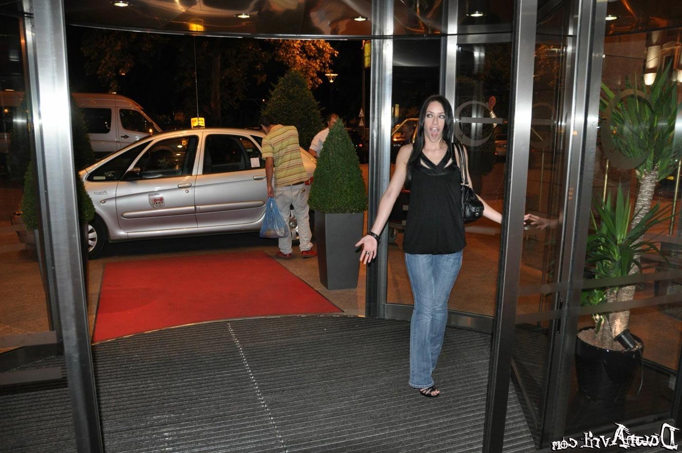 16P Amateur teen flashing in public