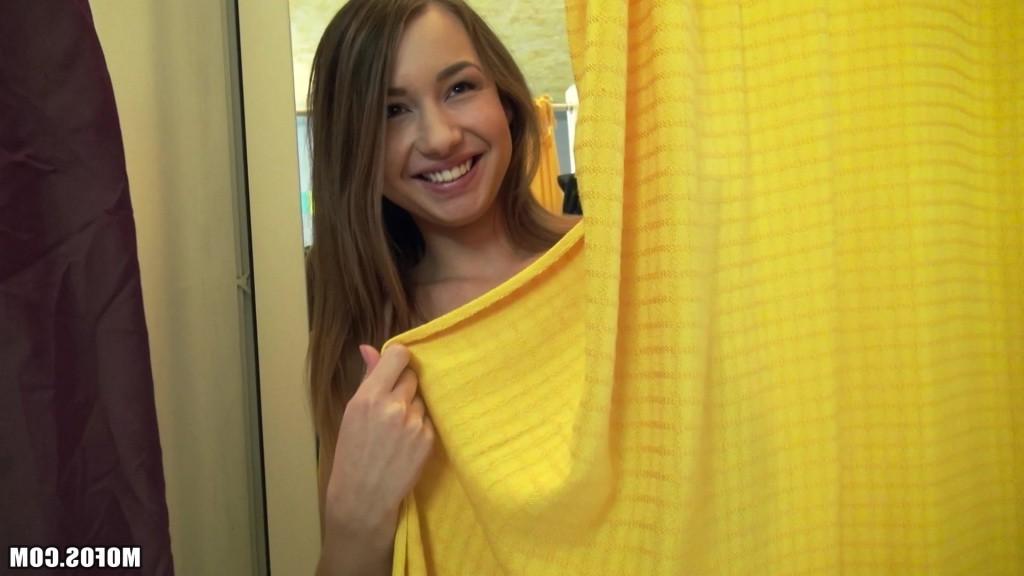 18P Fucking Czech Coed for Cash in the Changing Room