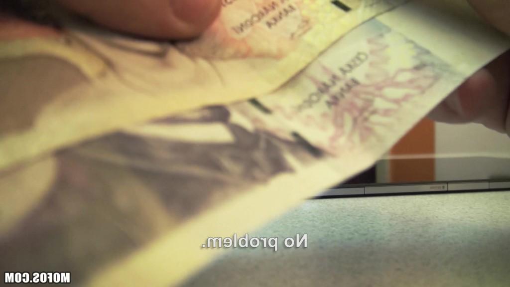 18P Fucking Czech Coed for Cash in the Changing Room