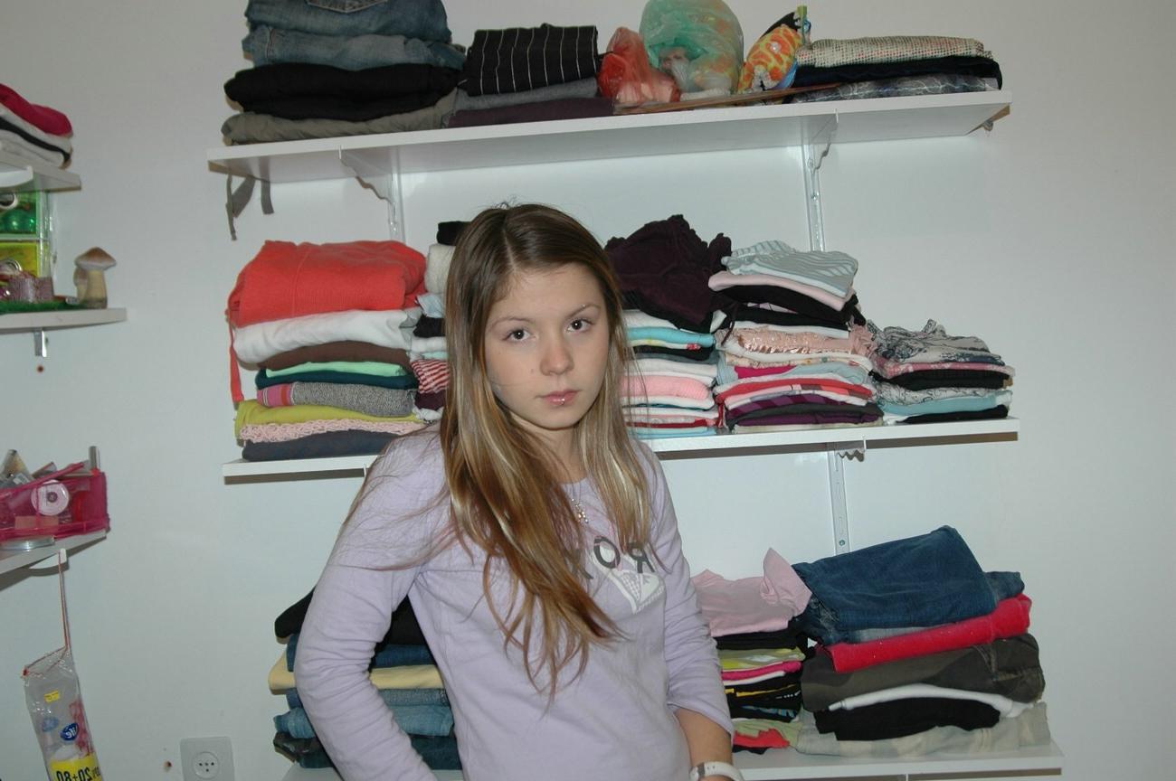 16P Pretty amateur teen girl strips