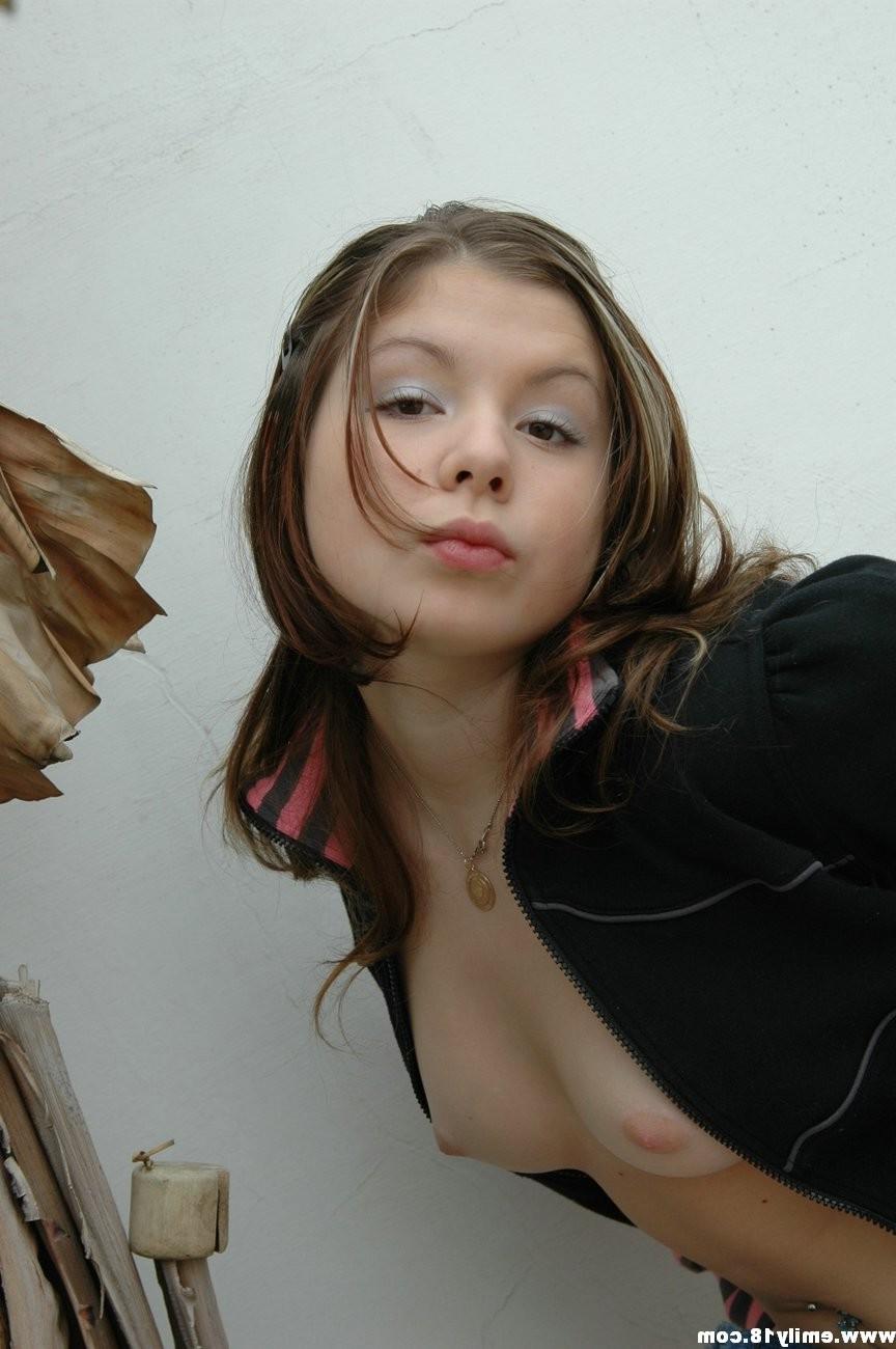 16P Amateur teen girl upskirt outside