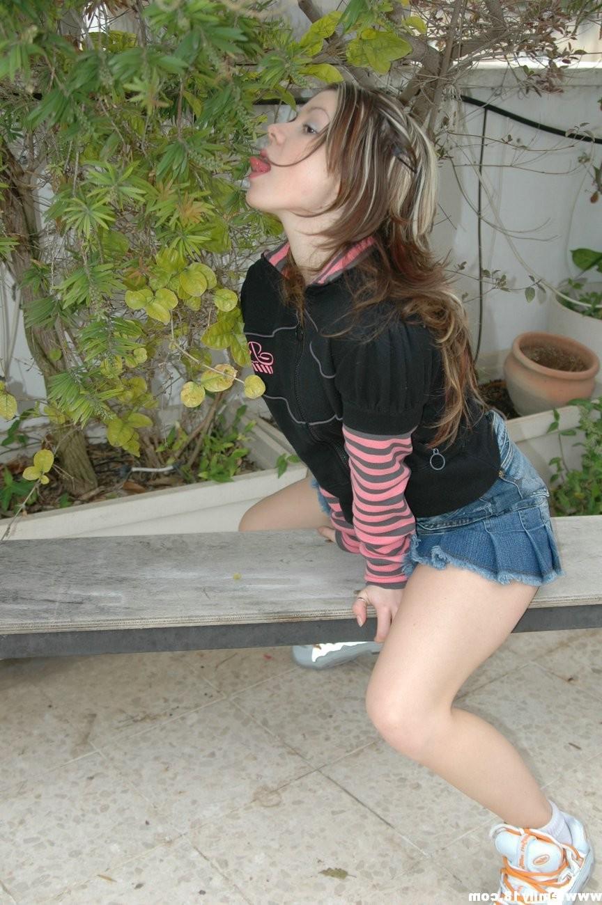 16P Amateur teen girl upskirt outside