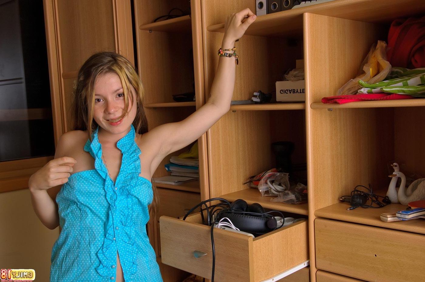 16P Amateur teen girl Emily