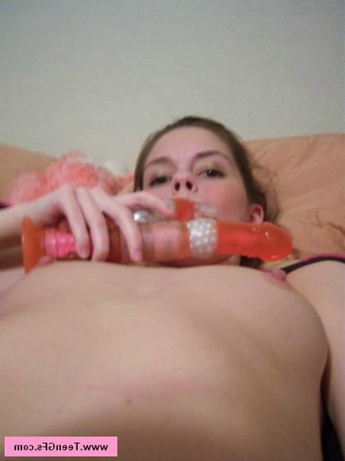 17P Amateur babe teen playing with her tits and a big vibrator