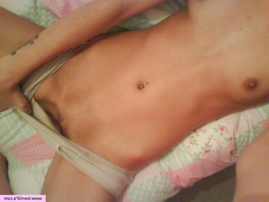 16P Amateur teen taking nude pics of herself in bathroom and bedroom