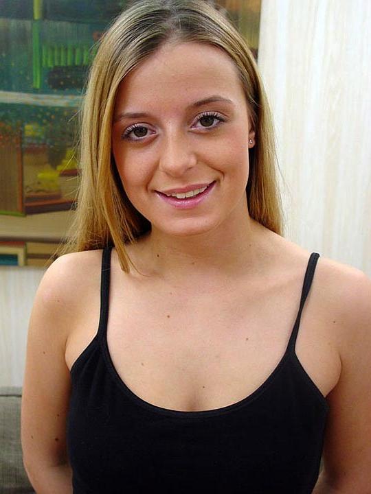 17P Sweet teenager getting naked for cash