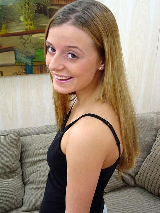 17P Sweet teenager getting naked for cash