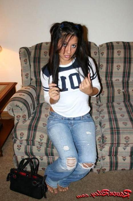 15P Amateur teen hottie teasing at home