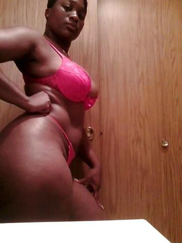 5P Chocolate Ebony Mom Self Shots wit HUGE TITS