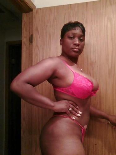 5P Chocolate Ebony Mom Self Shots wit HUGE TITS