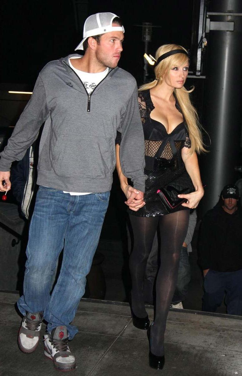 15P Paris Hilton expose her wonderful perky tits