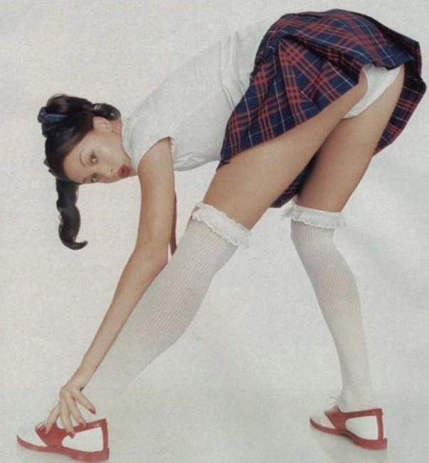 15P Top babe Shannon Elizabeth showing perfect totally nude body