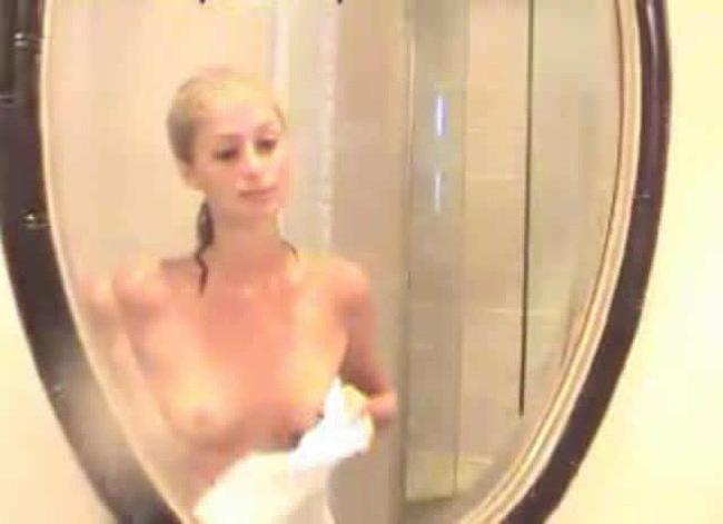 15P Rich babe Paris Hilton taking bath and showing perfect nude body