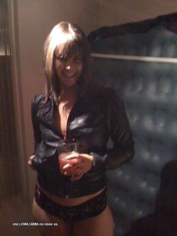 10P Horny amateur MILF stripping naked in the kitchen