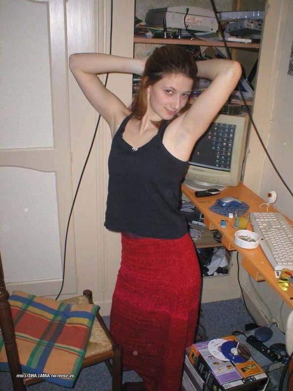 15P Pictures of a gorgeous amateur MILF in kinky poses