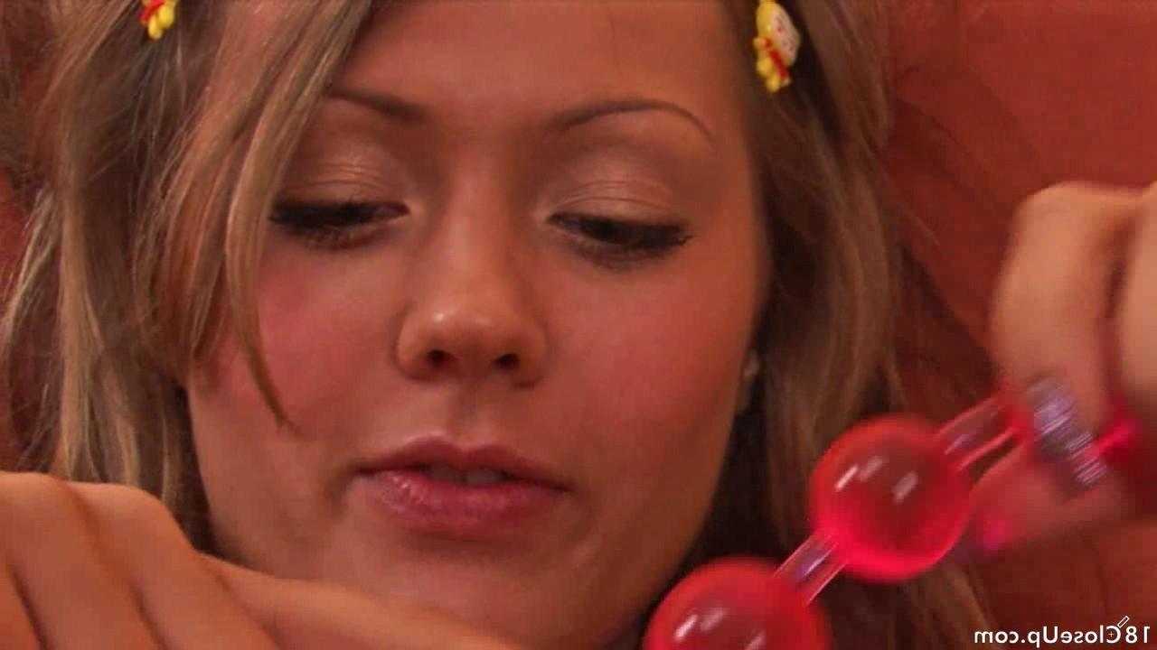 17P Amateur teen babe toying her beautiful pussy and asshole