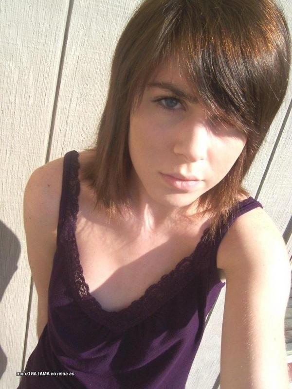 10P Sexy amateur teen showing her perky tits on cam