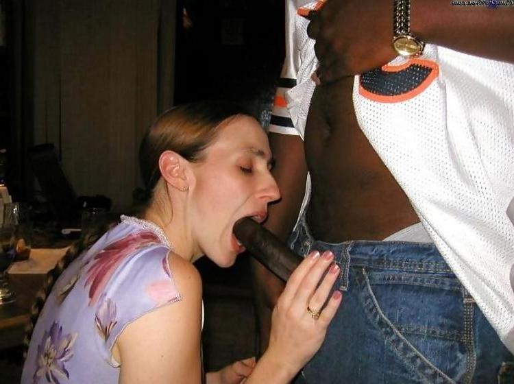 14P Real amateur MILF blowjobs and cumshots