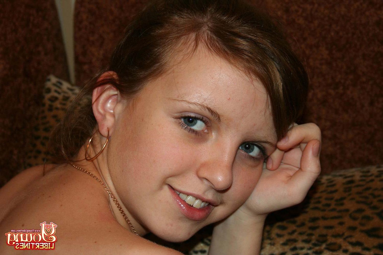 16P Amateur teen in towel