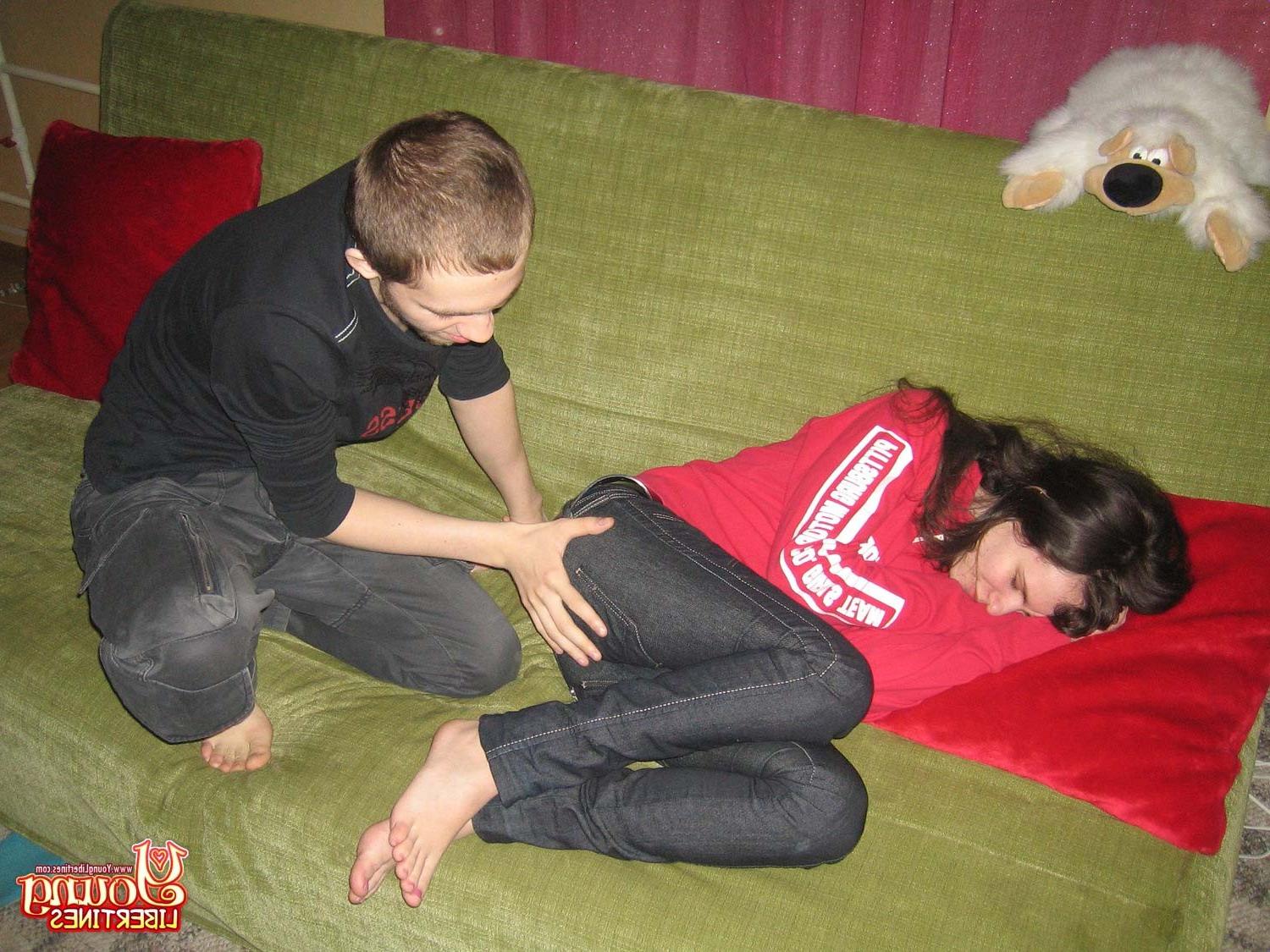 16P Amateur teen girl wakes up for sex