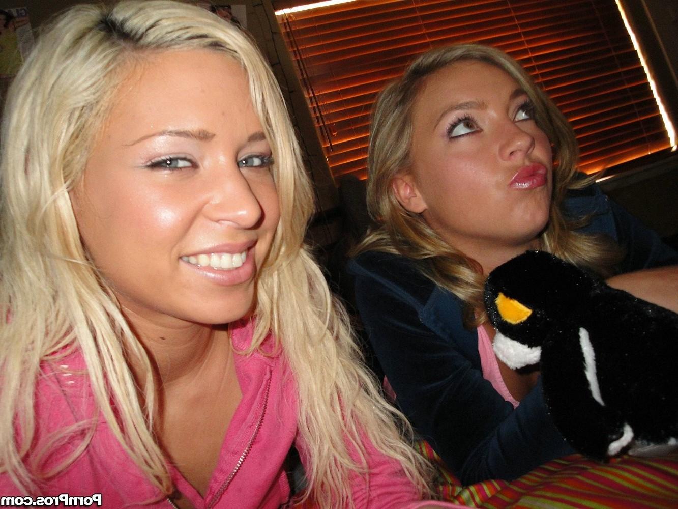 16P Sexy teen babes getting massive cumshot