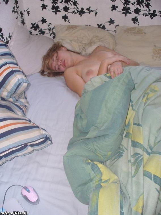 15P Amateur teen GF sucks cock for cumshot on cheeks