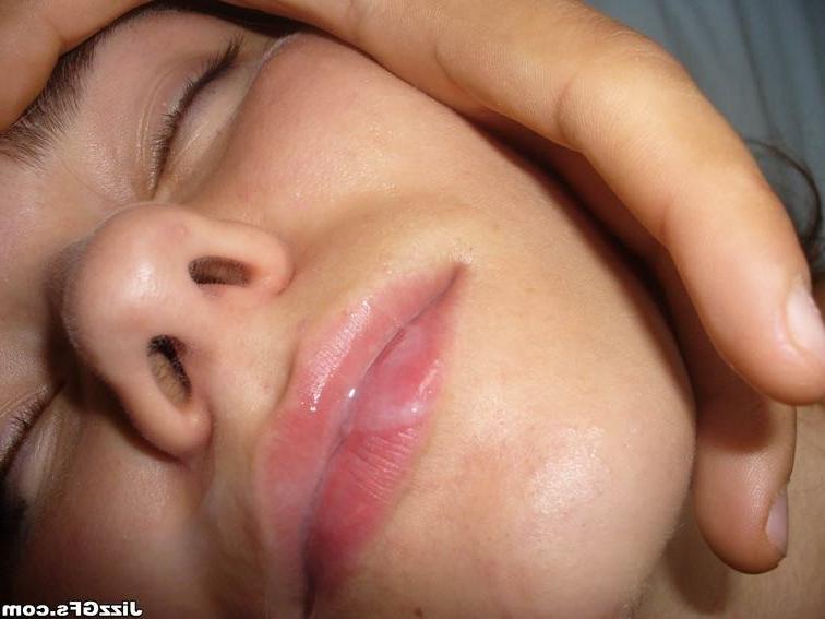 15P Amateur teen GF sucks cock for cumshot on cheeks