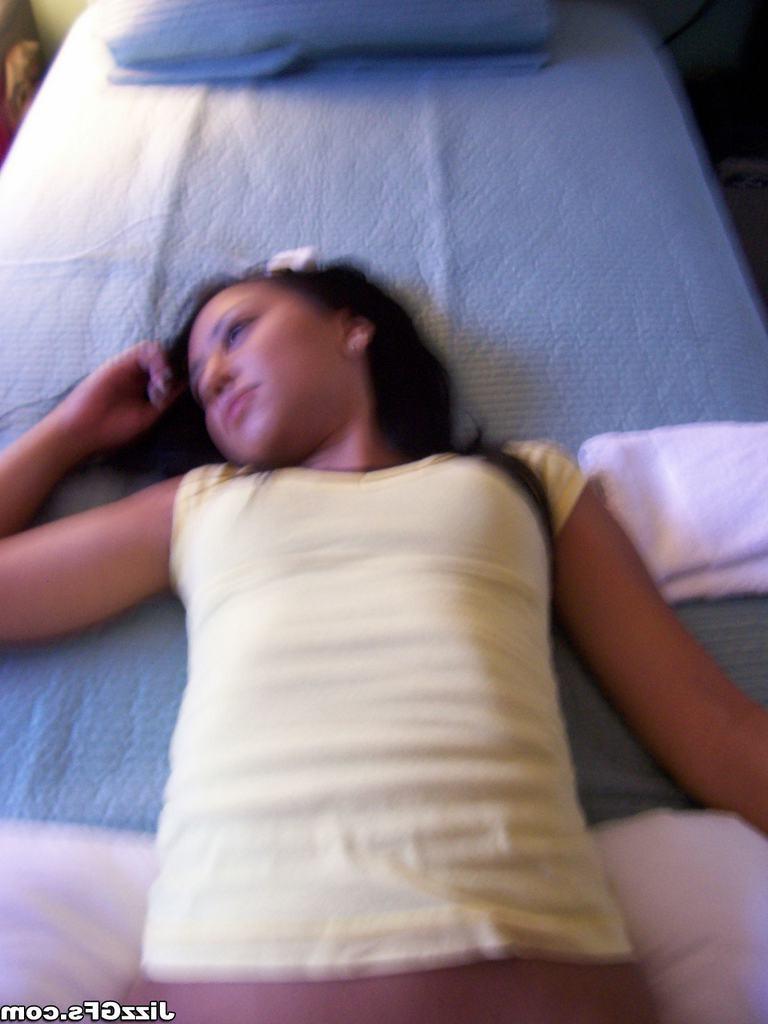 15P Homemade amateur teen GF blowjob n facial cumshot