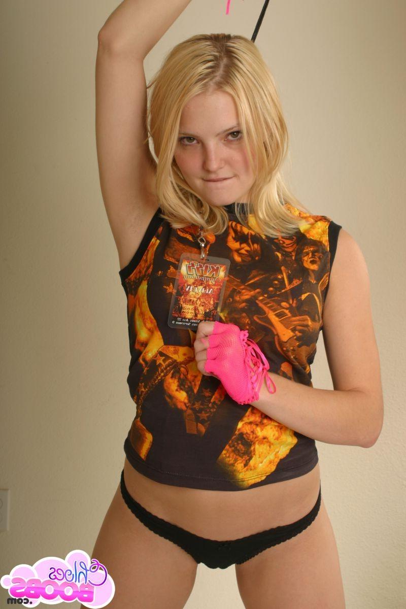 16P Cute amateur teen ready to rock
