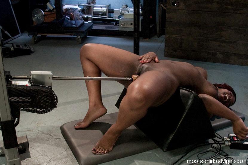 15P Voluptuous black amateur girl machine fucked fast and hard