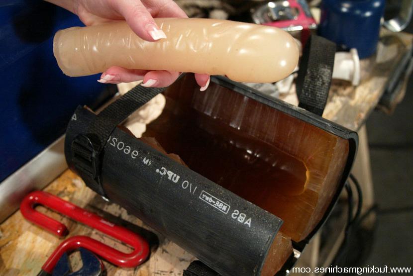 15P Newcomer Sabrina Sparx experiments with machine fucking